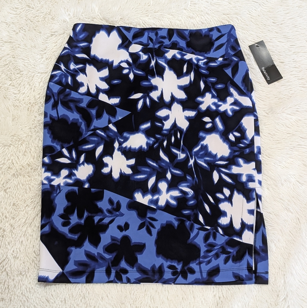 RELATIVITY Vibrant Blue and White Floral Skirt M